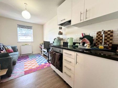 Stroud Green Road, Finsbury, N4 - Photo 5