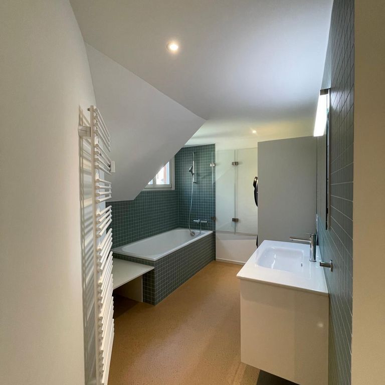 3.5 Zimmer, 92 m², 5. Stock - Photo 1