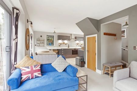 2 bedroom barn to rent - Photo 3