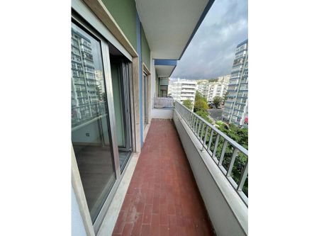 Carnaxide e Queijas, Lisbon - Photo 5