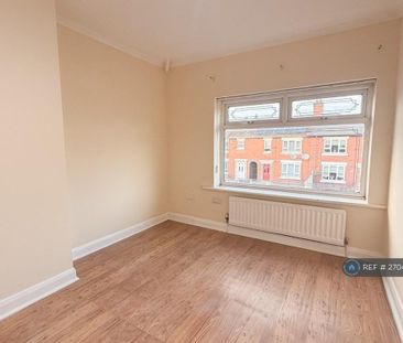 3 bedroom semi-detached house to rent - Photo 6