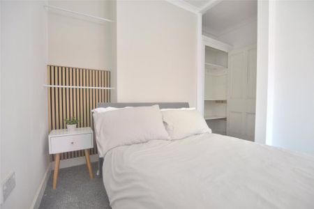 5 bedroom terraced house to rent - Photo 4