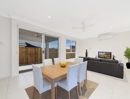 Low-Maintenance Modern Comfort in the Heart of Oonoonba! - Photo 3