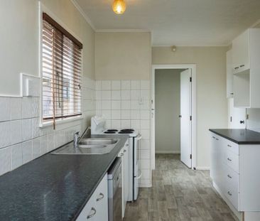 A home to enjoy - Photo 6