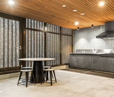 Sophisticated Inner-City Living in Brisbane’s Iconic Skytower - Photo 3