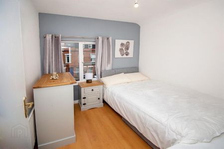 Room 4, 46 Wellesley Avenue, Belfast, BT9 6DH - Photo 2