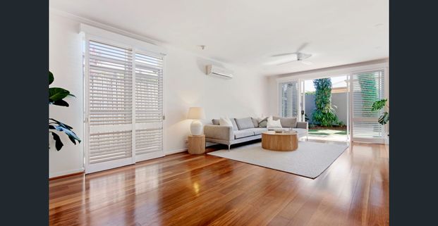 Luxury Coastal Living In Prime Mermaid Beach Location - UNFURNISHED - Photo 1