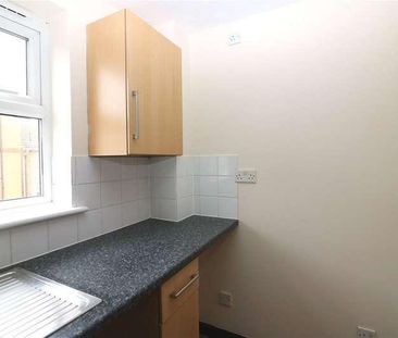 Pine Lodge, The Woodlands, Shoeburyness, Essex, SS3 - Photo 5