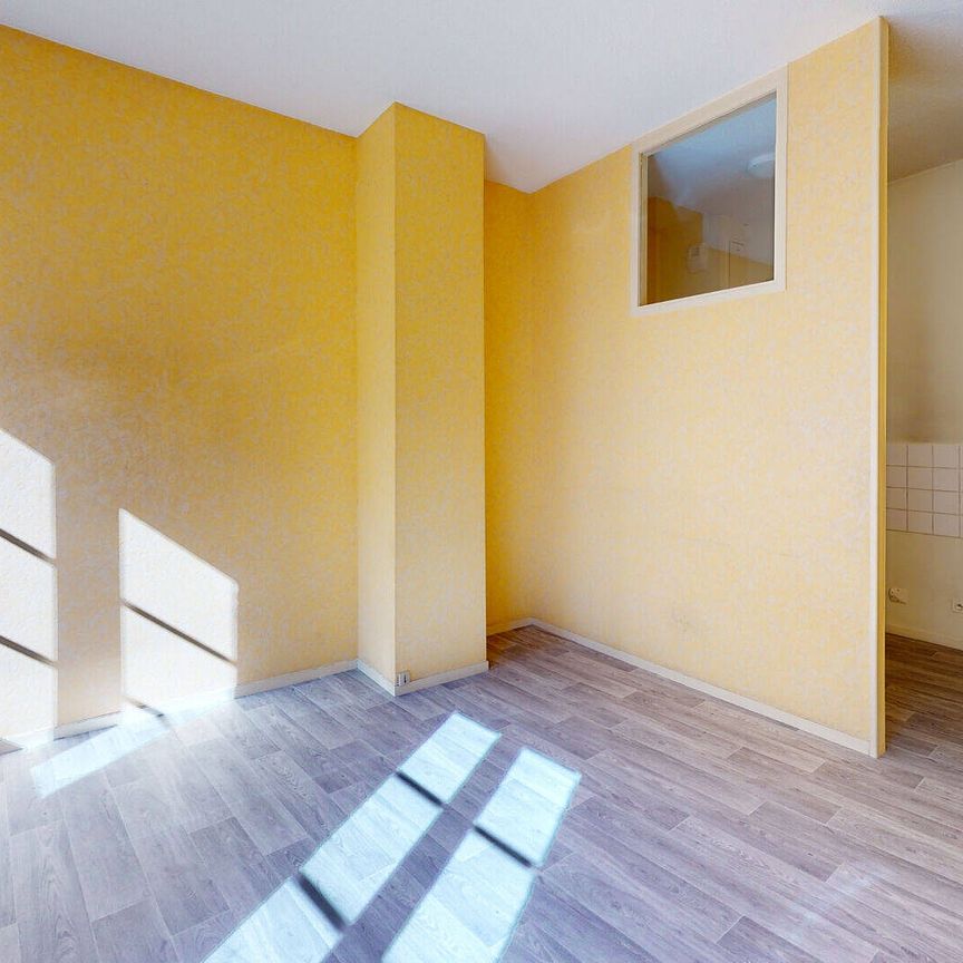 Location appartement 1 pièce 30 m² à Oyonnax (01100) - Photo 1
