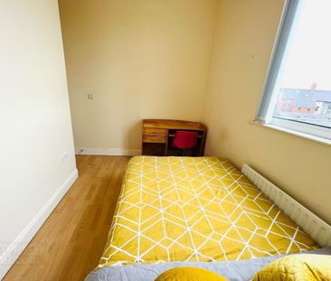 Wolseley Street, Room 6, BT71LG, Belfast - Photo 6