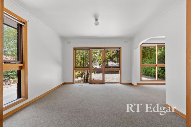 Thinking of selling? Contact our agent - Photo 1