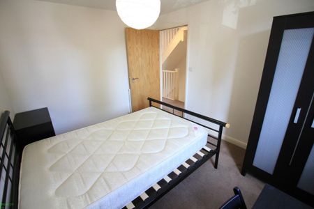 5 bedroom terraced house to rent - Photo 3