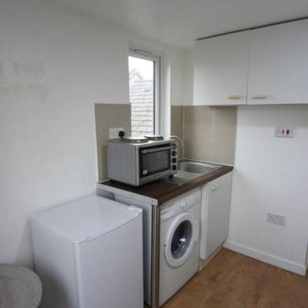 Studio to rent - Photo 3