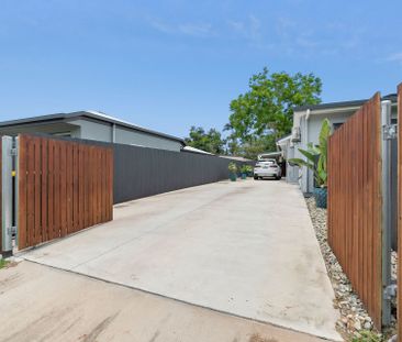 NEAT AS A PIN! CUTE COTTAGE IN BEACH LOCALE! - Photo 4