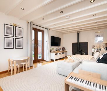 2 bedroom barn conversion to rent - Photo 1