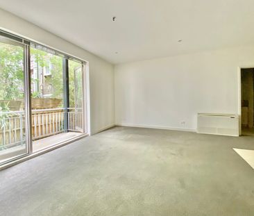 Position Perfect in St Kilda | FLARE REAL ESTATE - Photo 2