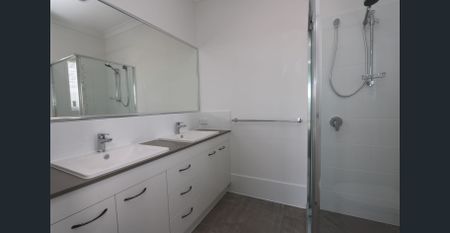 Modern Family Home in the Heart of Baringa! - Photo 5