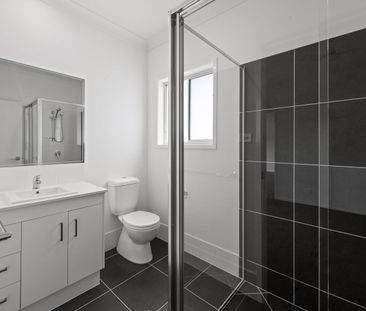 MODERN 3 BEDROOM DUPLEX - Photo 2