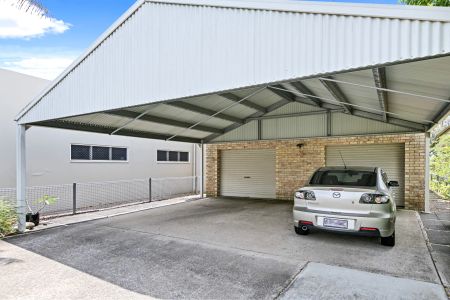 Waterfront Living on Picnic Point – Fully Furnished 2-Bedroom Apartment - Photo 4