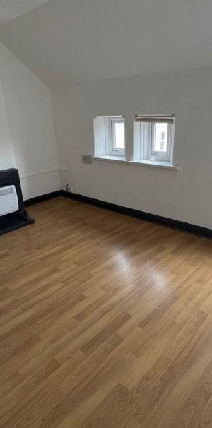 Claude Place - Photo 1