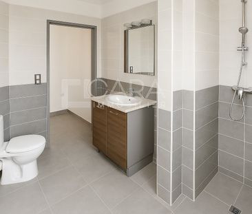 Location Appartement 2 pièces 44m² REMIRE MONTJOLY 97354 - Photo 2