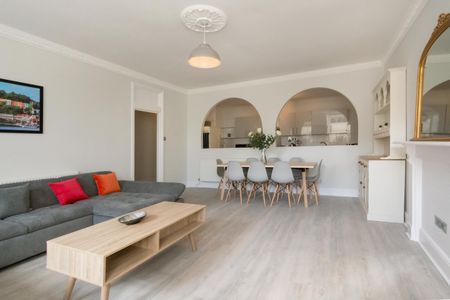 2 Bed Flat, Clifton, BS8 - Photo 2