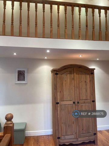 4 bedroom flat to rent - Photo 2