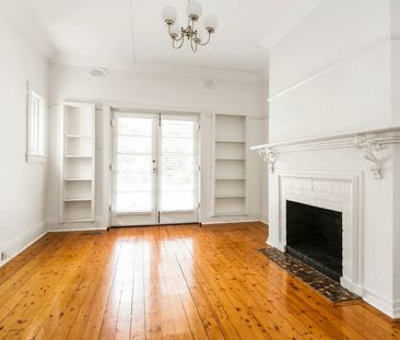 BEAUTIFULLY PRESENTED SPACIOUS GROUND FLOOR APARTMENT - Photo 2