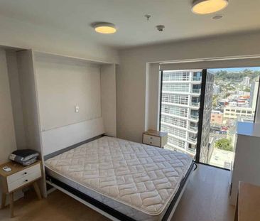 Furnished Studio Apartment in Dixon Towers - Photo 2