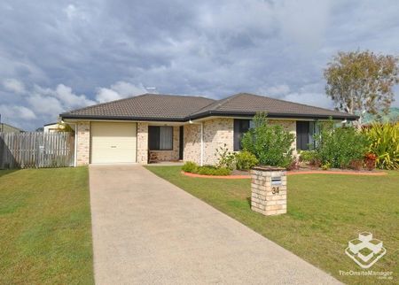 4 Bedroom Home with Pool & Shed - Photo 3