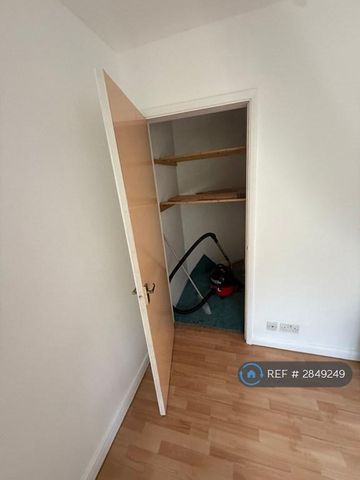 1 bedroom semi-detached house to rent - Photo 5