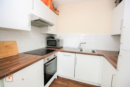 2 bedroom penthouse to rent - Photo 3