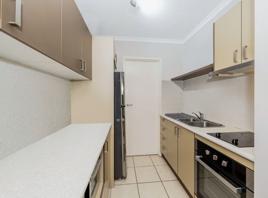 10/10 Snelham Street - Photo 1