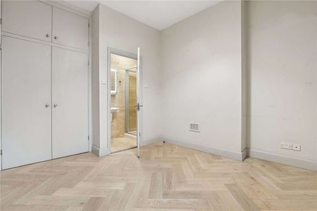 Superb first floor two-bedroom apartment located just moments from Clapham Junction Station. - Photo 3