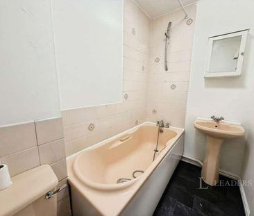 Cromer Way, Luton, Bedfordshire, LU2 - Photo 5
