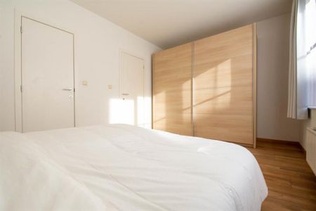 Proche de la Maison Communale d'Auderghem, beau Rez-de-Chaussée meublé de 2 chambres - Photo 3