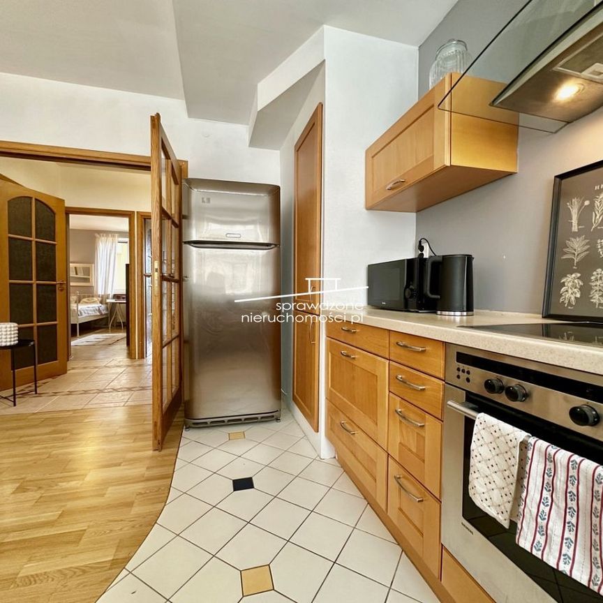 Gustowny apartament z klimatem dla amatorów ciszy i zieleni pośród urokliwych uliczek na praskim Grochowie... - Фото 1