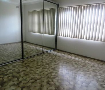 BEAUTIFUL FAMILY HOME!! - Photo 6