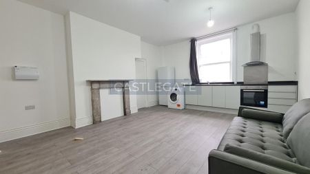 1 bedroom ground floor flat to rent - Photo 3