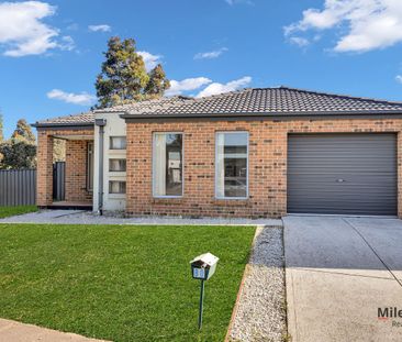 A Charming Family Home in a Beautiful Location! - Photo 5