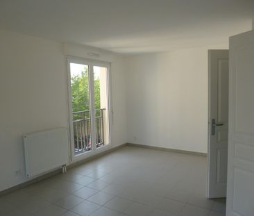 Location Appartement 3 pièces 71m² - Photo 3