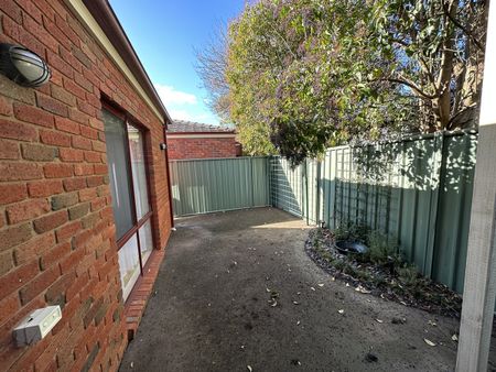 2 / 52 Mason Street, SHEPPARTON VIC 3630 - Photo 4