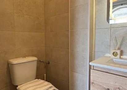 Calle de Tribaldos, Madrid, Community of Madrid 28043