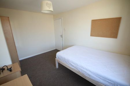 3 bedroom terraced house to rent - Photo 5