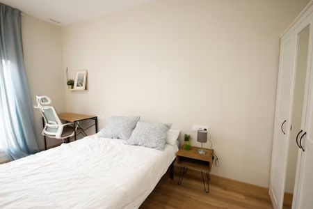 Carrer de la Riera de Sant Miquel, Barcelona, Catalonia 08006 - Photo 5