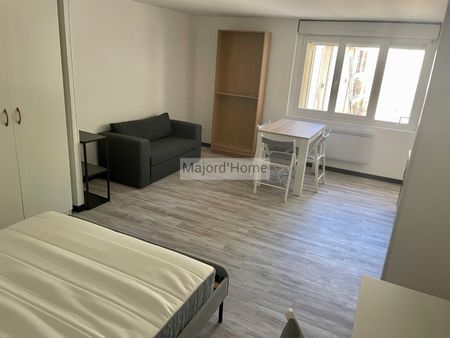 Location Appartement 1 pièce 37m² NIMES 30000 - Photo 3