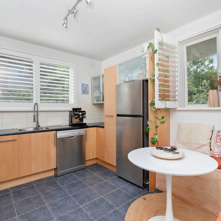 Sunlit Apartment Living in a Quiet, Leafy Elwood Pocket - Photo 1