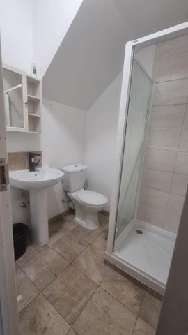 3 bedroom flat to rent - Photo 2