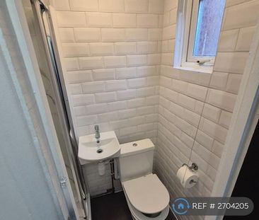 1 bedroom in a house share to rent - Photo 3