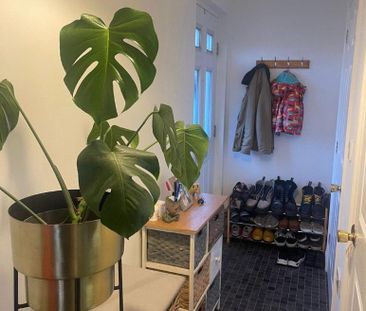 2 bedroom semi-detached house to rent - Photo 3